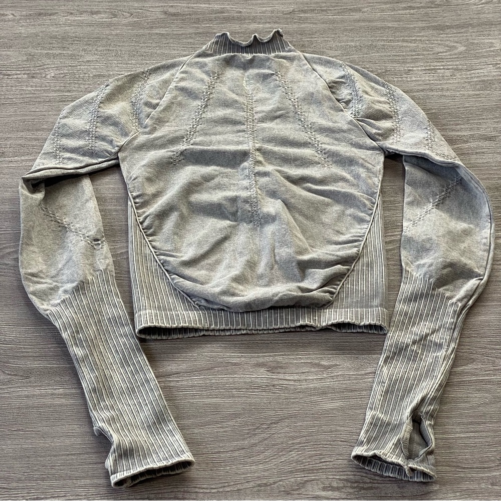 NEW FP Movement Good Karma Hi-Neck Layer Top in Ice Grey Size XS/S - Picture 10 of 16